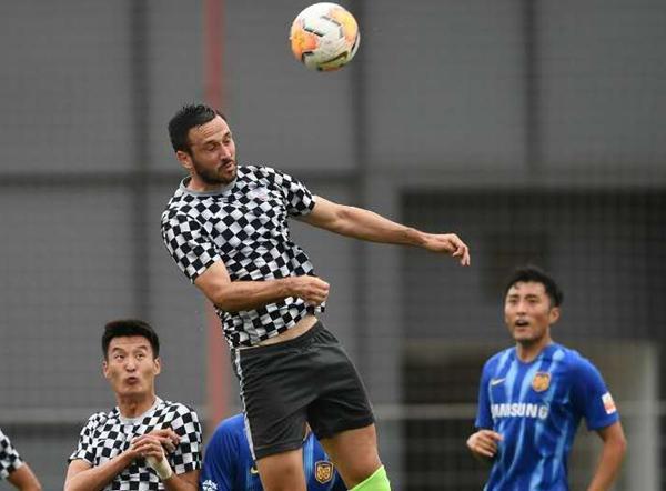 青岛黄海球队谋求胜利，调整战术备战