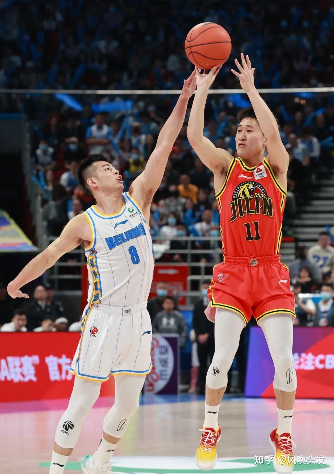 关于精采的籃球比賽即將揭幕，球星們將爭夺勝利的信息