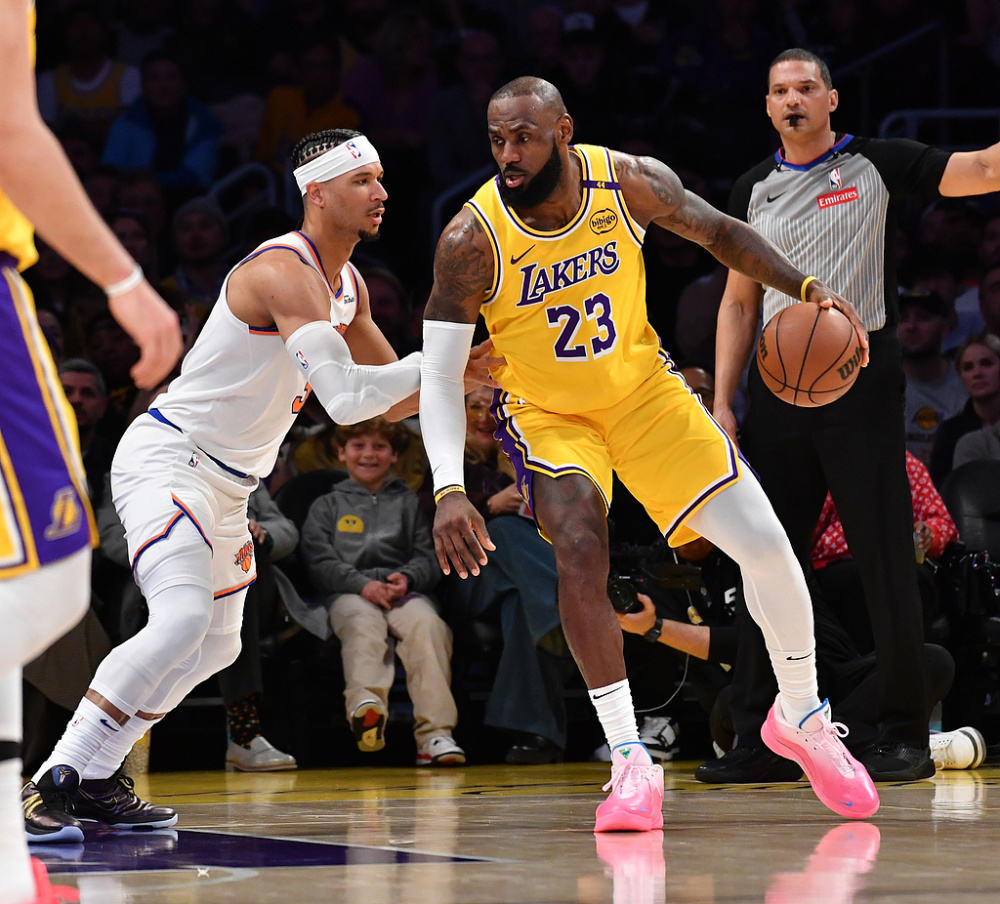 同乐城app-米切尔独揽全队分，爵士再胜湖人收获三连胜