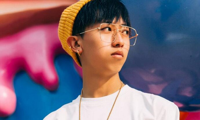 包含联赛海选：新秀集结，争夺稀缺名额的词条