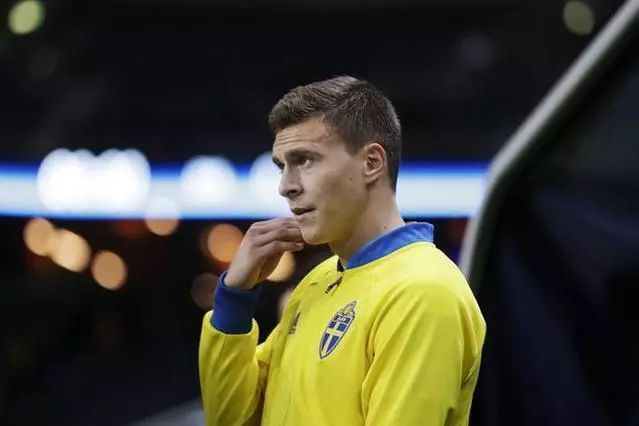 卢森堡游泳队员实现奇迹夺牌