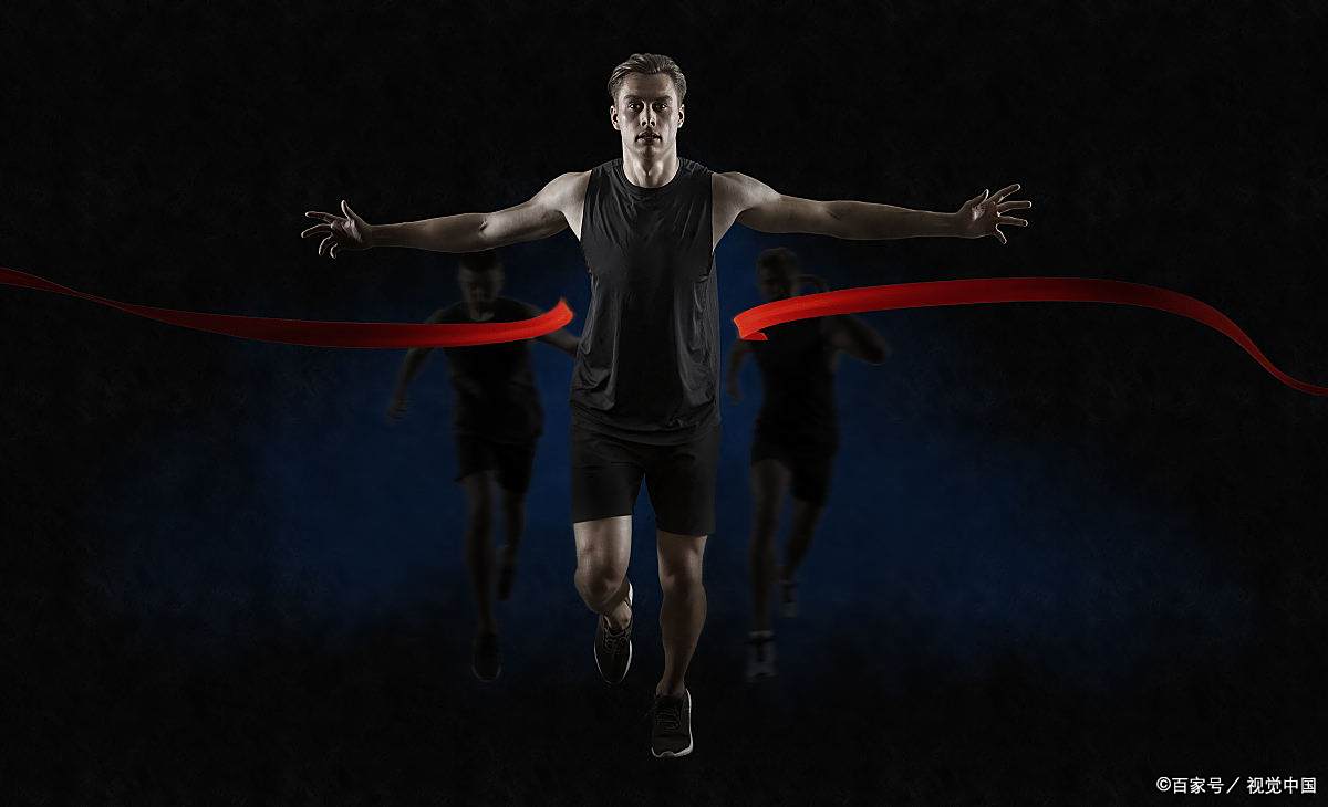 包含法国田径运动员全力以赴斗志昂扬的词条