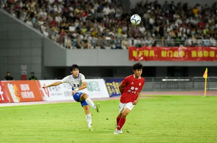 关于天津泰达客场战平广州富力，难分胜负的信息