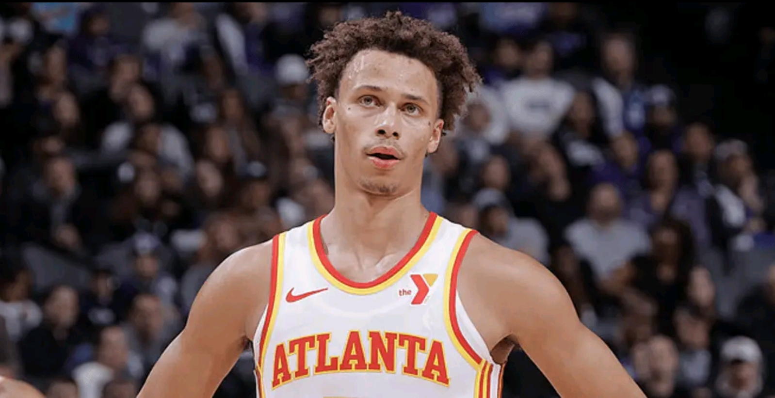 爵士险胜老鹰,保持不败 爵士险胜老鹰,保持不败