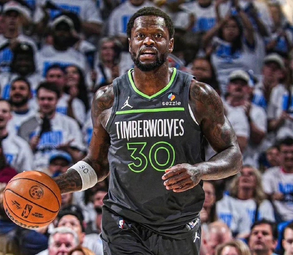 勇士再胜雷霆，取得四连胜